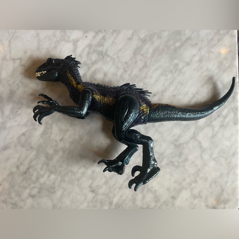 Jurassic World Track and Attack Indoraptor